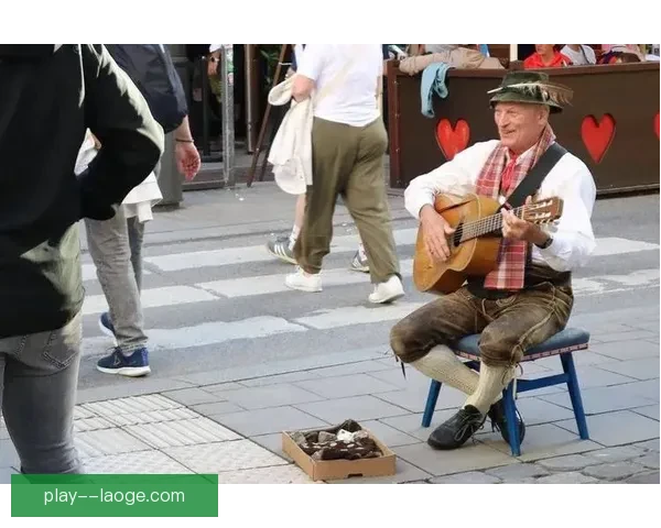 2024欧洲杯苏格兰球迷慕尼黑广场合影引发关注引发热议